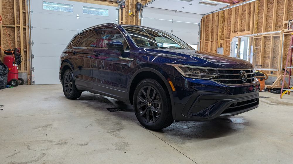 Navy Volkswagen SUV detailed at Vinnie's Auto Detailing